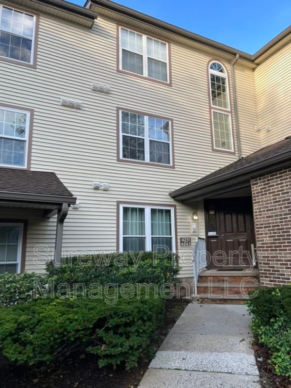Monmouth Junction Condo: 4242 Bayberry Court