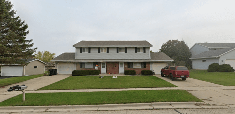 Jackson Townhome: N162 W19356 Oakland Dr.