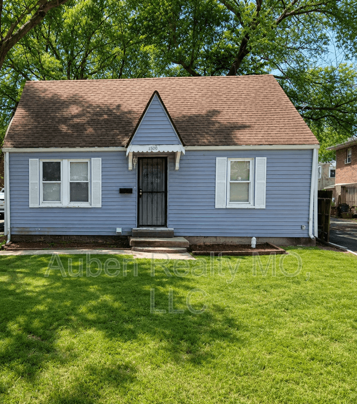 Independence House: 1008 S. Park Ave.