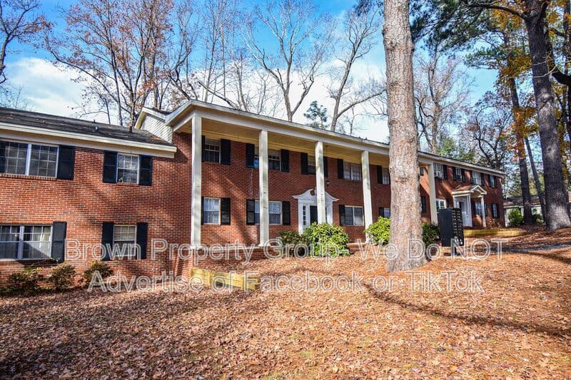 Fayetteville House: 2450 B Bragg Blvd