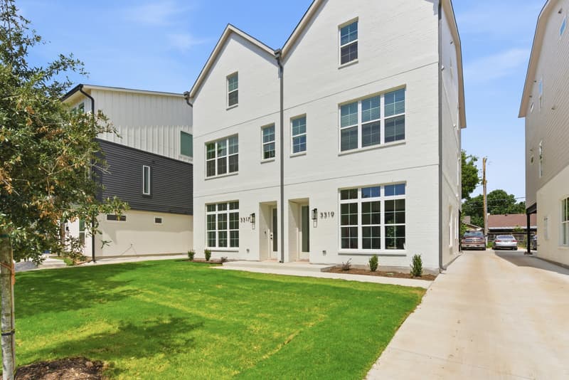 Fort Worth House: 3317 South University Drive - 101