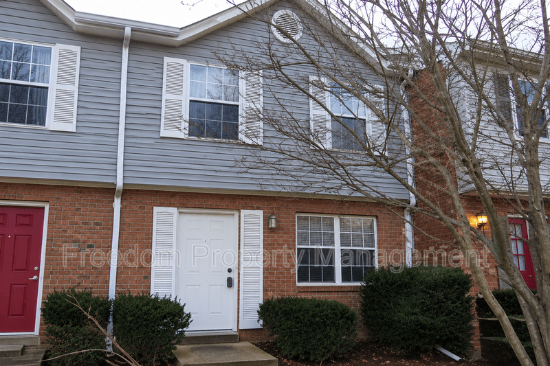 Woodbridge Townhome: 3407 Castle Hill Dr