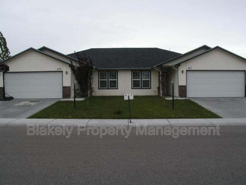 Nampa Townhome: 523 Alturas Street - 1