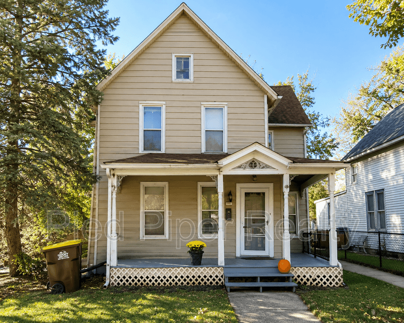 Freeport Condo: 440 W Exchange St; Apt 2
