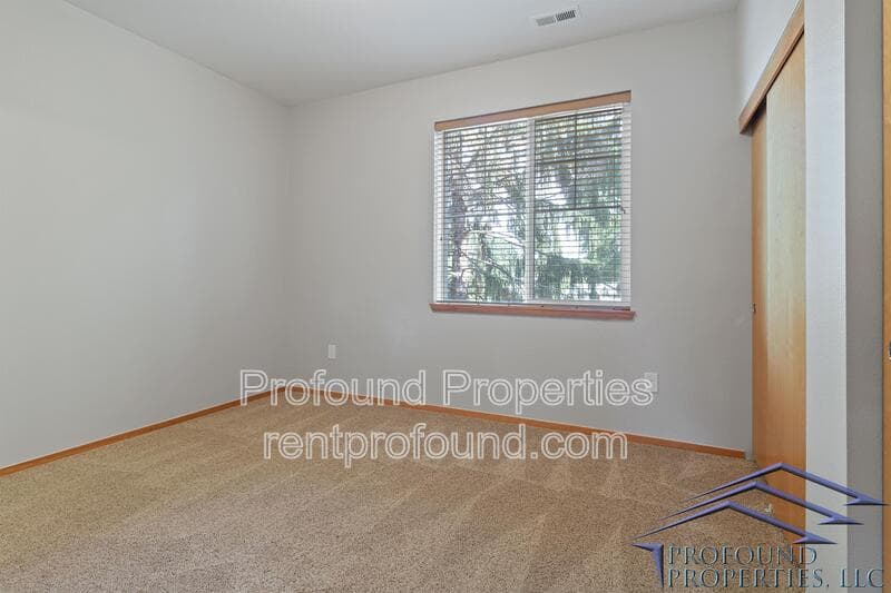 Sw Gas Utility Condo for Rent at 627 SW Dillan Drive, Beaverton, OR | Rentler