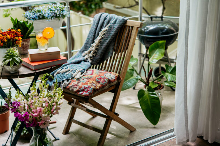 Transform Your Rental Balcony or Patio into a Cozy Retreat Transform Your Rental Balcony or Patio into a Cozy Retreat