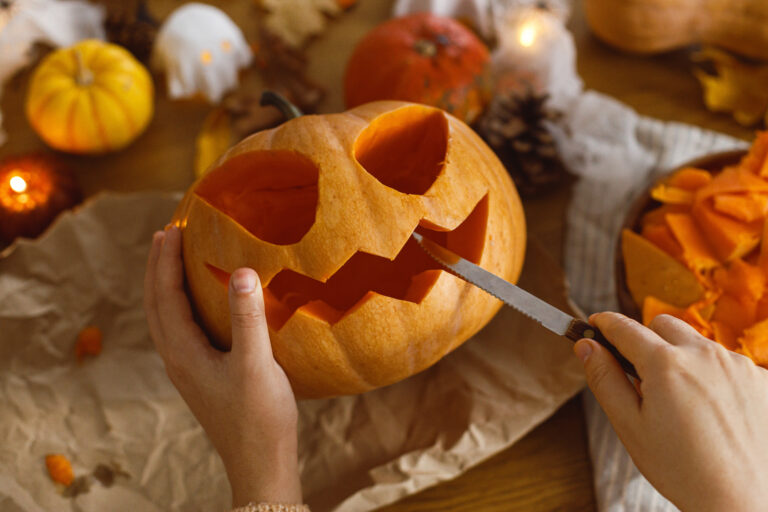 7 Ways to Transform Your Rental Property into a Spooky Halloween Spectacle!